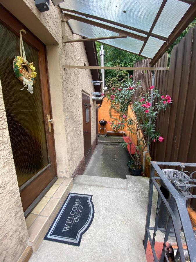 Einfaches Haus Mit Privatzimmern Und Gemeinschaftsraeumen ハイルブロン エクステリア 写真